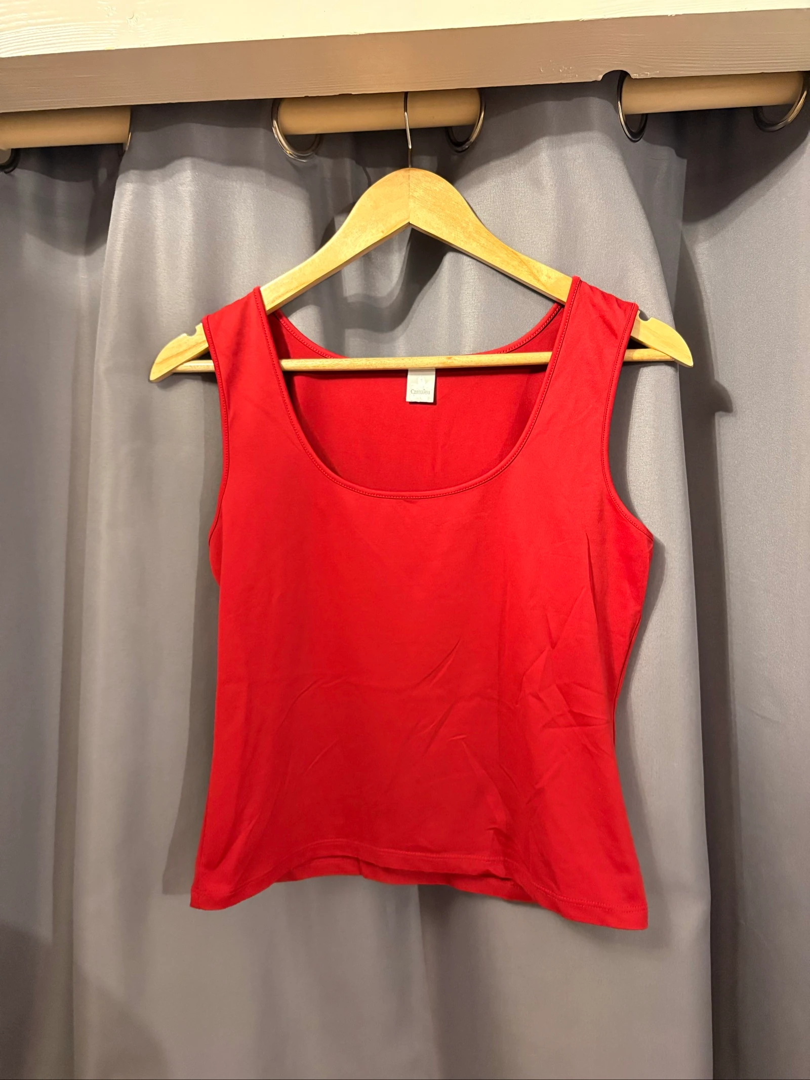 Débardeur rouge - taille L - très bon état - tendance 